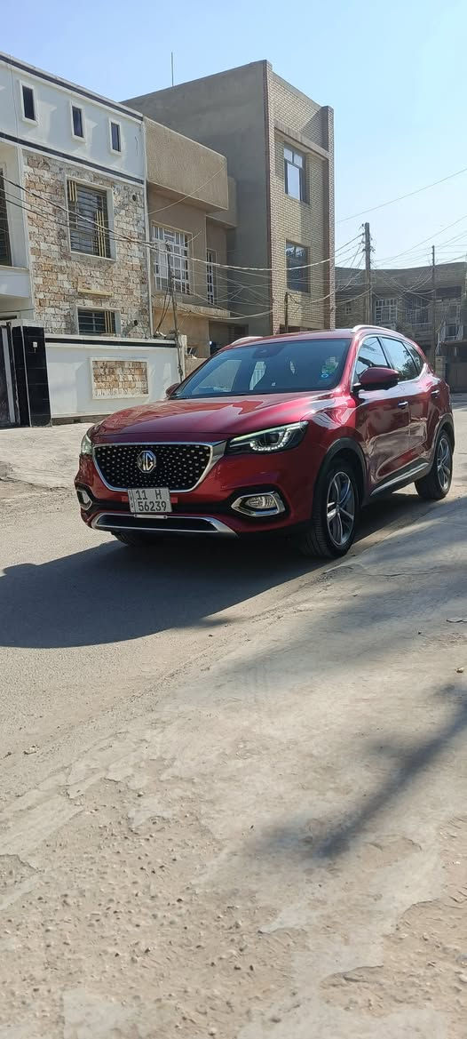 السلام عليكم
للبيع MG HS Trophy 2021 (محرك 2.0 تيربو) - رقم بغداد
لعشاق الفخامة والأداء الرياضي، اعرض لكم سيارتي MG HS فئة "تروفي" (Trophy) أعلى مواصفات. السيارة ما شاء الله تبارك الله، قمة في النظافة والعزم.
📊 معلومات السيارة الأساسية:
الموديل: 2021.
المحرك: 2.0 لتر تيربو (المحرك الكبير المرغوب) - دفع رباعي AWD.
العداد: 52,000 كم
اللون: أحمر مميز
اللوحة: رقم بغداد (مشروع وطني).
🛠 أبرز المواصفات (فل أوبشن - تروفي):
زر  Super Sport في المقود لعزم رياضي جبار.
فتحة سقف بانوراما عملاقة.
اوتو هولد
إيقاف وتشغيل المحرك التلقائي
فول تحكمات ستيرن جهتين
داخلية جلد فاخرة (مقاعد رياضية "باكيت").
شاشة ذكية تدعم Apple CarPlay و Android Auto.وبيها مواصفات اخرى
كيجات ديجيتال (شاشة رقمية كاملة).
كاميرات 360 درجة محيطية + حساسات أمامية وخلفية.
تدفئة بالكشنات
نظام النقطة العمياء وتحديد المسار.
صندوق خلفي كهربائي.
نظام نزول المنحدرات
شفتات بالستيرن
مثبت سرعة تفاعلي
كشنات كهرباء السائق والصدر
خمس وضعيات قيادة (اقتصادي، قياسي، رياضي، مخصص، الرياضي الفائق)
لايتات زينون اوتو
كشاف ضباب
ماسحات زجاج اوتو لمن تمطر تشتغل تلقائي
✅ حالة السيارة:
السيارة نظيفة جداً  بيها بعض الرصعات موضحة بالسونار
💰 السعر: [121 ورقة ] (وبيه مجال بسيط للشراي). 📍 المكان: بغداد - [الحرية].
📞 للاستفسار: [*********** او ***********
