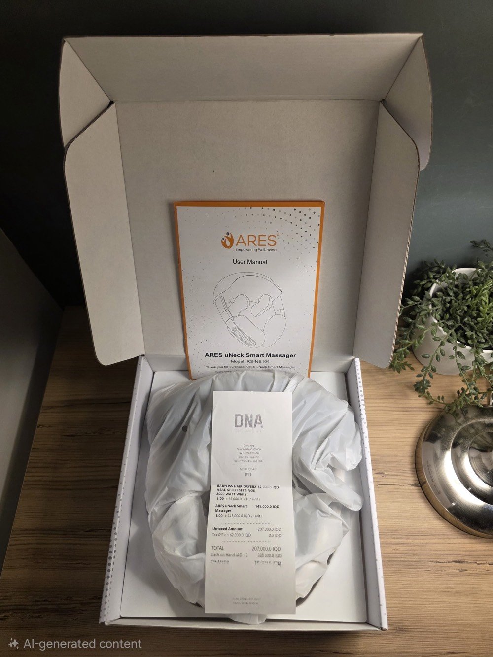 جهاز مساج رقبة من العلامة التجارية المشهورة والمرخصة لاجهزة المساج 
ARES uNeck Smart Massager

✅ جديد نهائياً – غير مستخدم
✅ تم الشراء من وكالة DNA الجديدة في مول الجادرية
✅ ضمان سنة كاملة مع الوصل

السعر الأصلي: 145 ألف دينار
💥 سعر البيع السريع: 125 ألف دينار عراقي فقط

المميزات:
	•	3 أوضاع مساج فعّالة
	•	سرعتين للتحكم بقوة المساج
	•	درجتين حرارة للتدفئة وتخفيف شد العضلات
	•	خفيف وسهل الحمل
	•	مناسب للاستخدام في دف المكتب، الجامعة، أو أثناء الجلوس الطويل أمام الحاسبة
	•	شحن USB-C وبطارية ممتازة

الجهاز مثالي لآلام الرقبة، التعب، الجلوس الطويل، أو بعد الدوام

⚠️ السعر نهائي وللبيع السريع 125,000 الف دينار عراقي
📩 التواصل خاص للجادين فقط والتوصيل مجاني للساكنين في بغداد.