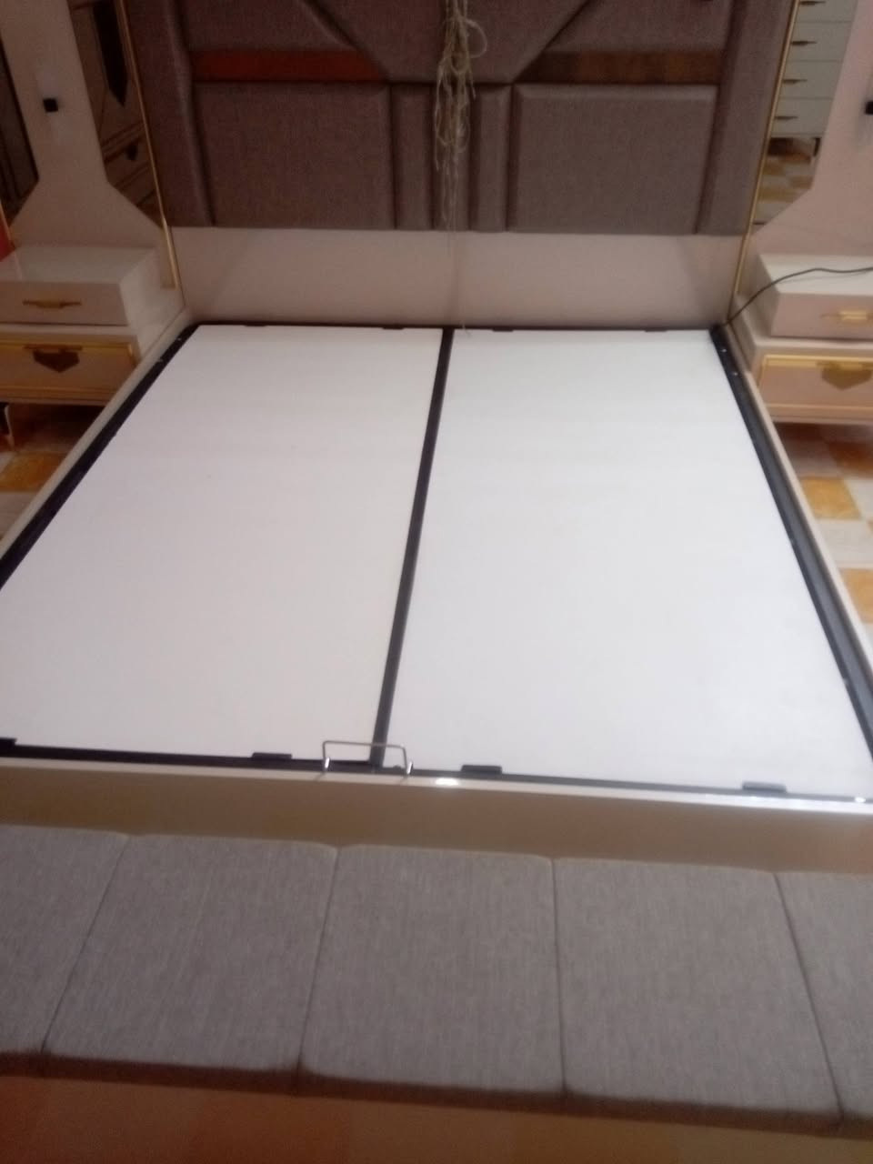 سلام عليكم ورحمه الله وبركاته
غرفه للبيع تركيا جديده ***********
