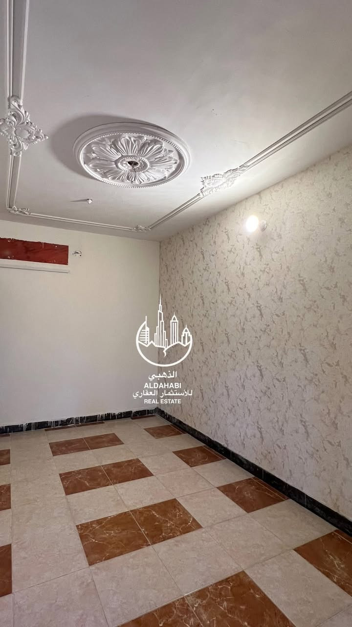 للايجــــــــــــار ✅
.
بيت للايجار في الجبيله بناء حديث موقع ممتاز جداً 
يلائم السكن العائلي 
.
مواصفات البيت / 
.

ثلاث غرف منام ، صاله ، استقبال ، كراج  
مطبخ موثث ، صحيات 
.
سعر الايجار 850 الف  

#مجــــــاز_قانــــــــونيــاً
—————————————
#ملاحظه لعملائنا الكرام يتوفر لدينا عروض عقاريه بيوت للبيع والايجار في كافة مناطق محافظة البصره كذلك يتوفر لدينا بنايات تجاريه للبيع في مناطق ممتازه بوارد شهري ممتاز 
‏‌‎ للمعلومات اكثر التواصل على الرقم الموضح او زيارة
الموقع 
البصره_ شارع عام حي الزهراء _ قرب مستشفى النفط
***********
***********
