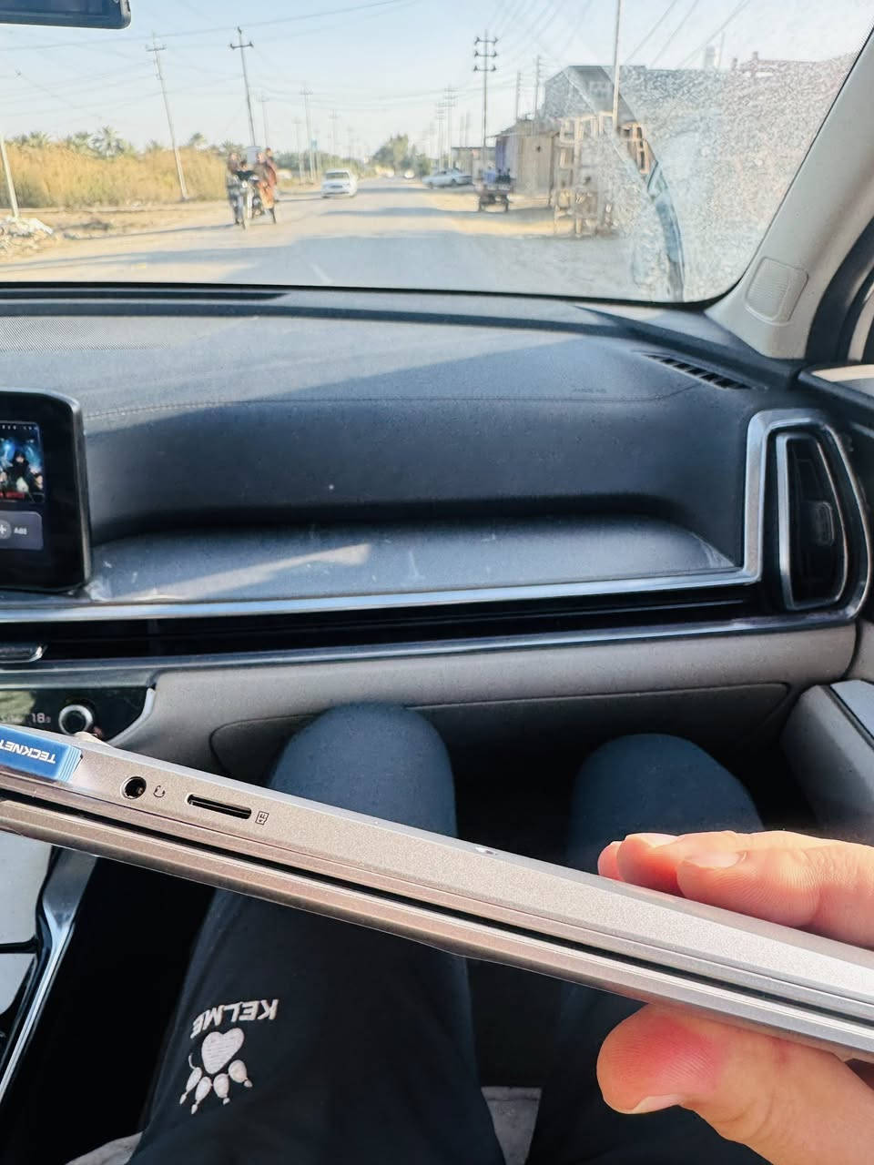 حاسبة للبيع
� عرض مميز – لابتوب اقتصادي نظيف جداً 🔥

إذا تدور على جهاز عملي وسريع للاستخدام اليومي، هذا خيار ممتاز 👌

💻 المواصفات:

 • المعالج: Intel Celeron N5095
 • الذاكرة: 16GB RAM
 • التخزين: 512GB SSD
 • كرت الشاشة: Intel UHD Graphics
 • النظام: Windows 11 جاهز ومفعل

⚡ الأداء:
✔ سريع بالتصفح واليوتيوب
✔ ممتاز لبرامج الأوفيس والدراسة
✔ مناسب للاستخدام اليومي بدون مشاكل

💯 حالة الجهاز: نظيف جداً 100‎%‎– جديد 
🔋 البطارية: جيدة وتدوم
🎯 الجهاز جاهز تشتغل عليه فوراً بدون أي تعب

💰 السعر: (275الف)
📍 الموقع: (ديوانية مهناوية)

📩 للحجز والاستفسار: خاص
***********
⏳ لا يفوتك، جهاز عملي بسعر مناسب
