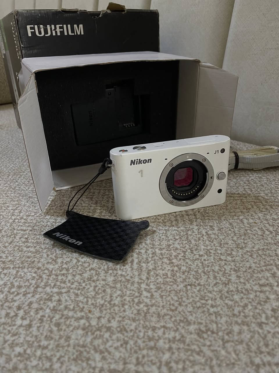 متوفرات ذني كامرتين بل كارتون جديدات ما مستعملات سعارهن مناسبة ول عده كامرات دجتل مال باله وكامرات لبيع يراسلني خاص


**إذا كنت صاحب هذا الإعلان وتريد حذفه لأي سبب، رجاءا أرسل رسالة إلى الدعم الفني**