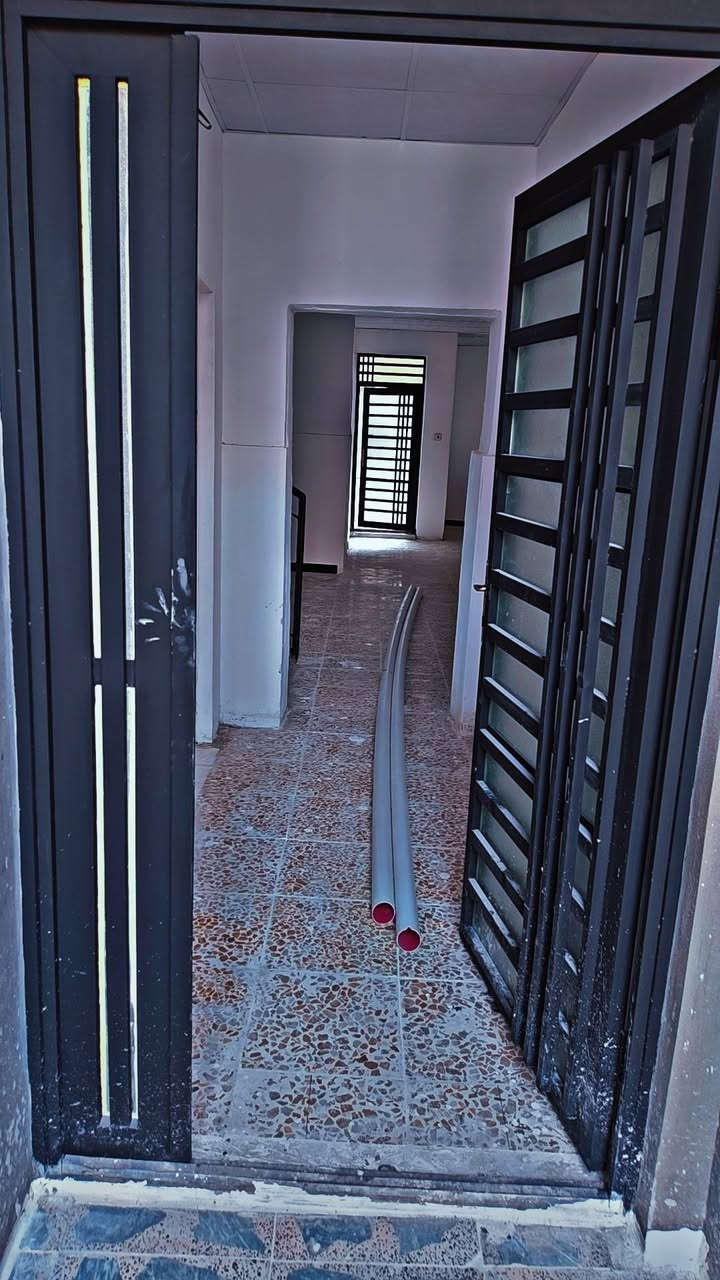 بيت للايجار في حي الجمعية شارع 15 غير مسكون مجدد بالكامل 600 الف 145متر
***********
