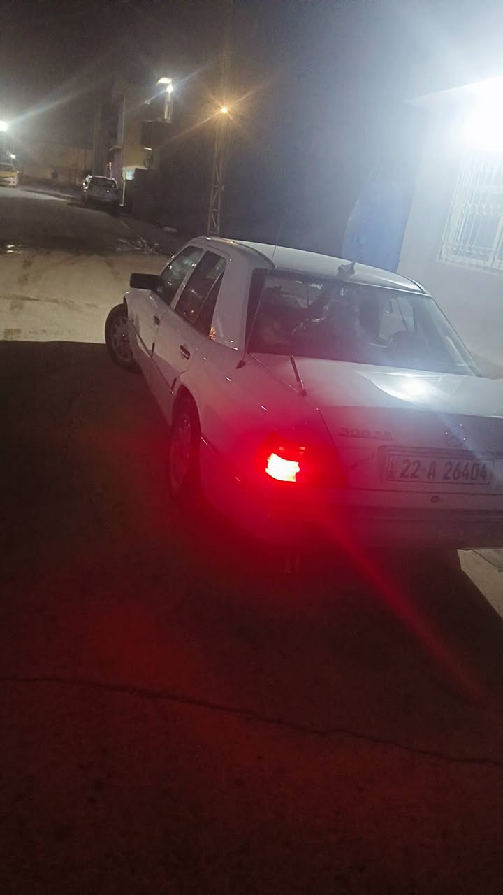 مارسيدس دب حجم 3000موديل 88 محدث 92 كير ومحرك بطه 3000 تبريد ثلج غرفتها جديد  صبغ للجماليه بدون ضرر بدون خياس قواعد دبلات سليمه سياره جاهزه رقم اربيل دولي سنويه هزه ليغايه2029 بطاقه بنزين هم بيهه بسمي شرط تحويل سعر68بي مجال مكاني كركوك رقم ***********
