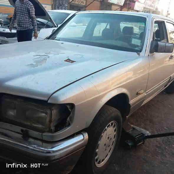 سلام عليكم مرسدس ٨٨ سنويه لل ٢٧ رقم بغداد بسمي كير مكينه بطه ٣٠٠٠ نضيفات سعرها ٣٠ وبيه مجال قليل *********** مكانها عماره
