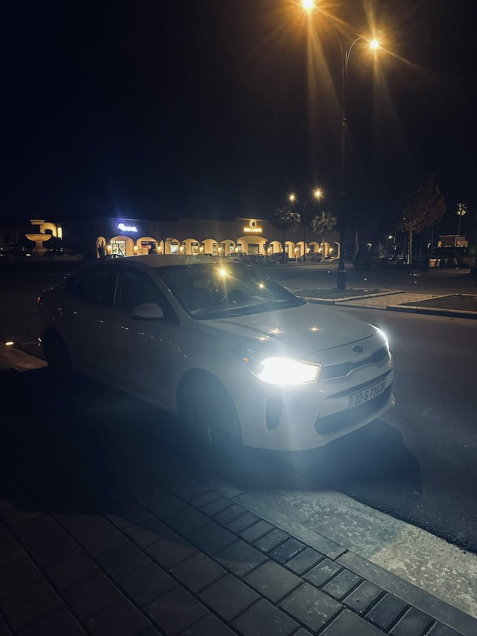 السلام عليكم كيا ريو موديل ٢٠ ماشيه. ٤٣ ميل سياره بدون صبغ بارد شويه بالجاملغ وآقل شبر بالبنيد مواصفات شاشه جبيره مثبت سرعه كاميره فول تحكم ستيرن سياره نظيفه  صور الحادث بالمنشور محرك ١٦٠٠ دوش تواصل واتس اب ***********
