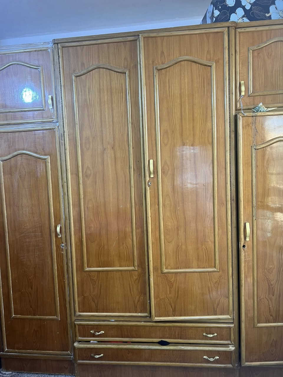 سلام عليكم غراض للبيع قيّموا واخذ بالسعر بس امانه لتبخسون بالغراض غرف عراقيه درجه اولى من ذني الكارتون اي استفسار رقم ‭0772 240 0221‬
