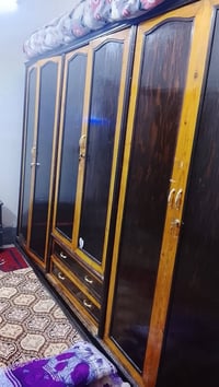 اللبيع كنتور 6 بيبان وزاويه و ميز تواليت النضافه كدامكم  السعر 300الف ...