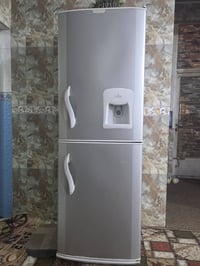 ثلاجه مجمده براد كلها موجوده بيها كلش زينه ب٤٥٠ قويه   07724894108