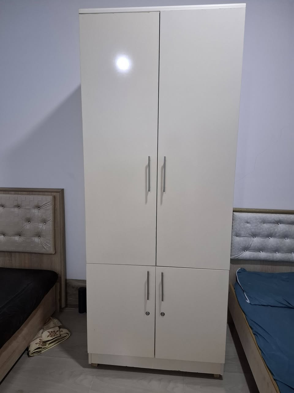 غرفه نوم تركي 8 قطع نظيف.مع جربايات عدد 2وكانتور.500 الف.العنوان كركوك.شوراو
***********
