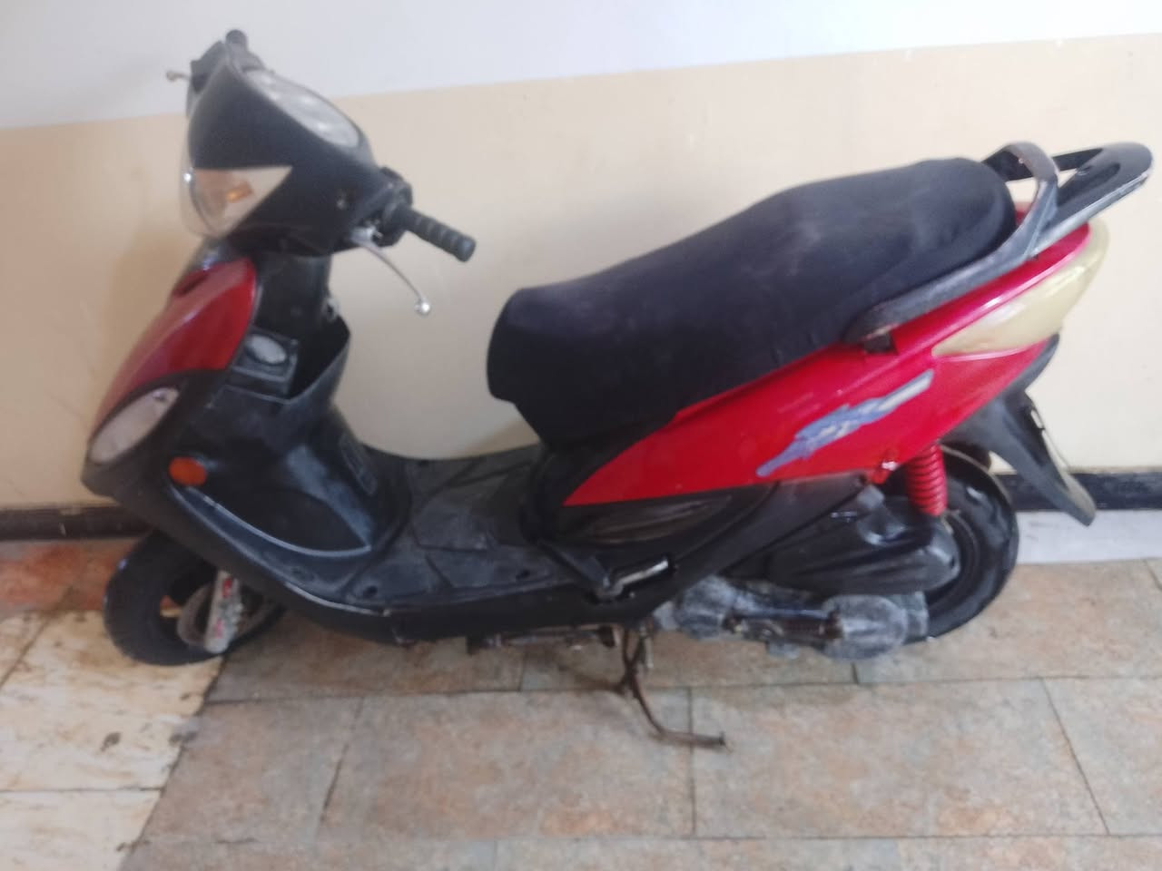 جي فور درجه نضيفه شوفت عينك مكينه تخبل شلع تخبل بيه كهربائيه شغل سلف شغل عدادات سرعه مال بنزين شغل درجه تخبل سعر 450بيه مجال قليل ناصرية حي الفداء ***********
