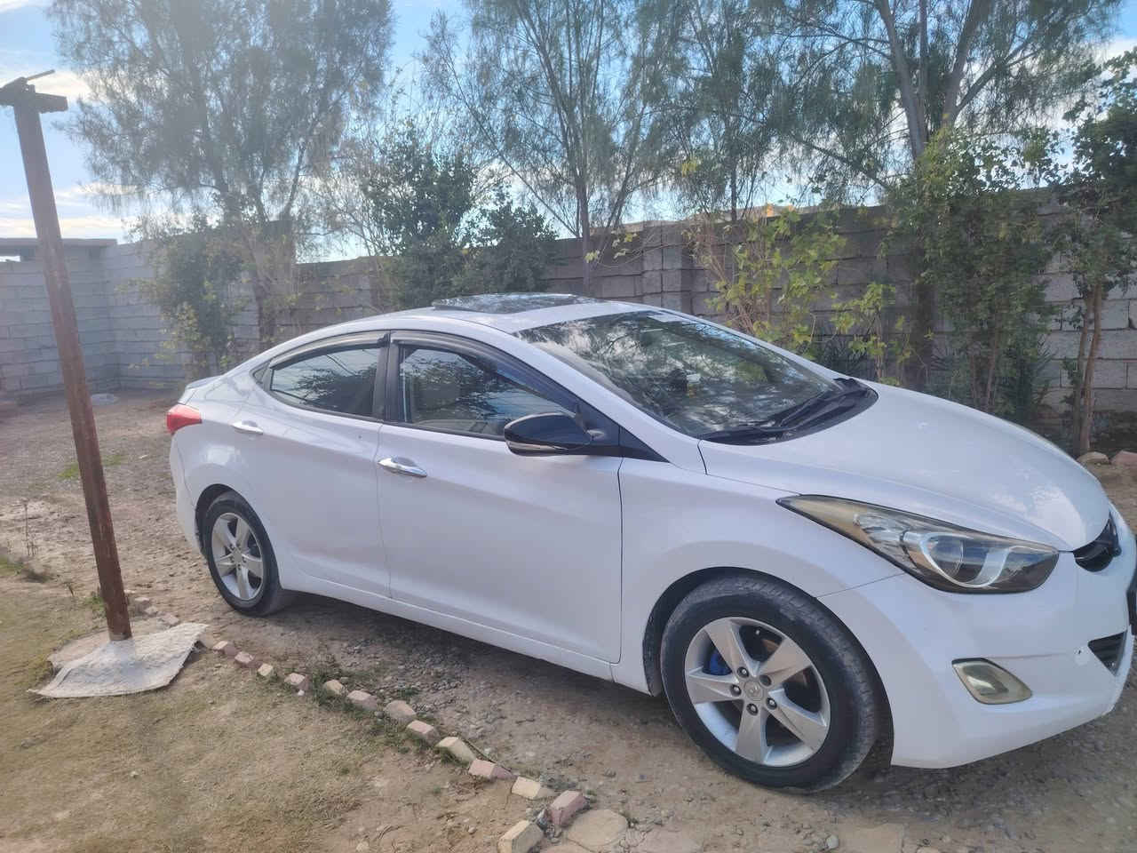 إعادة النشر بسبب الوعود الكاذبه
النترا ٢٠١٢ ابيض فول محرك١٨ رقم اربيل دولي شرط تحويل بيها قطعتين بونيد وجاملغ امامي السعر اتصل وتدلل ***********
