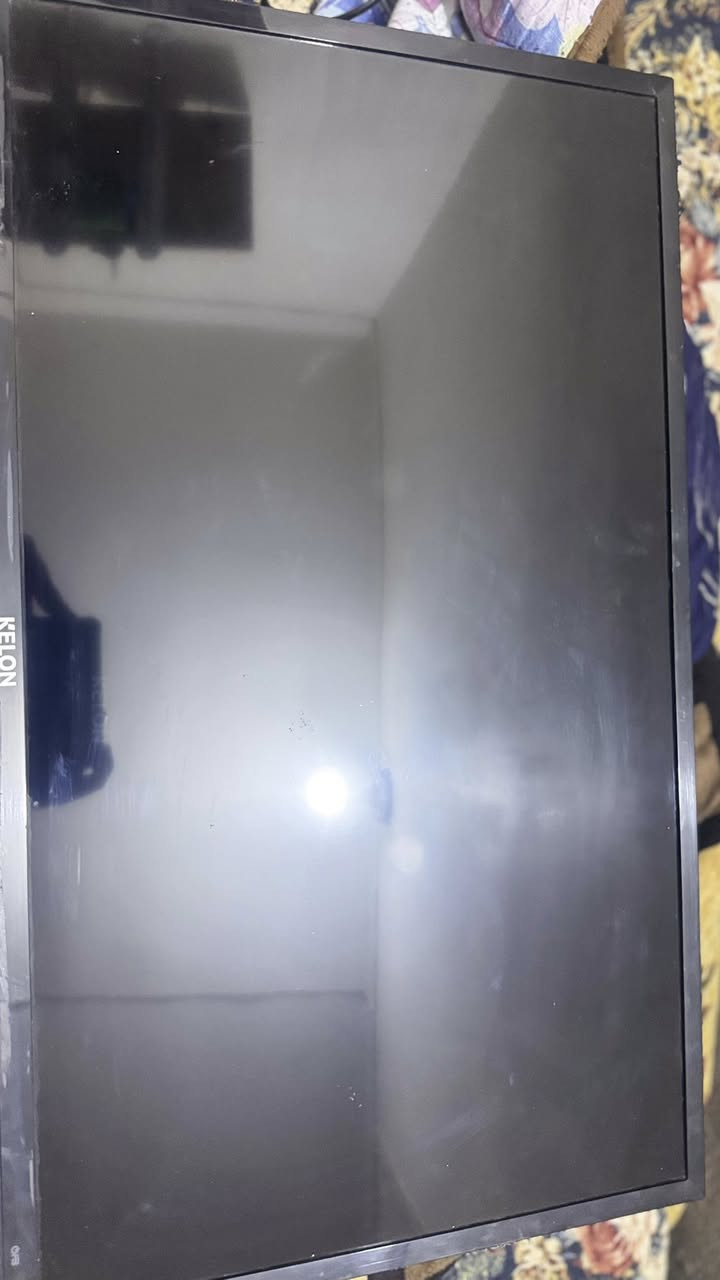 شاشه حجم32 سعره 70 كلش نضيفه ***********
