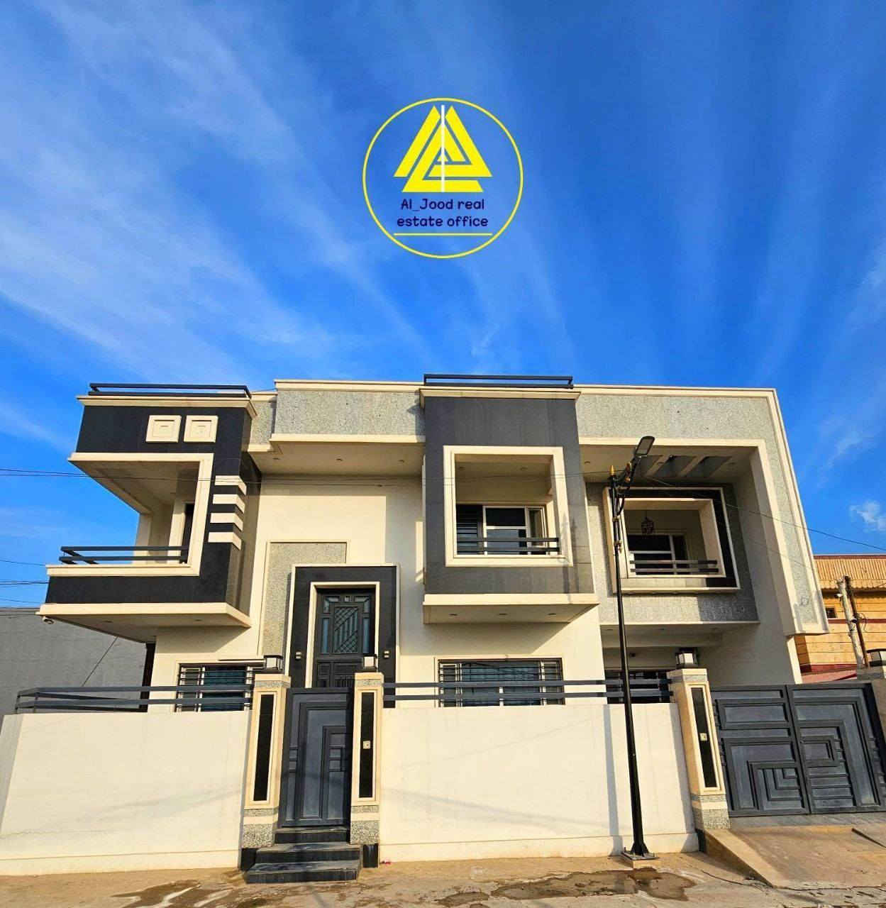 🚩 دار للبيع في حي العربي
1️⃣ موقع متميز جداً __ مقابل الدار حديقة ثم الشارع الخدمي ثم السايدين الرئيسية لحي العربي
2️⃣ المساحة 226 متر __ الواجهة 15 متر ( ⭐️ الدار ركن )
3️⃣ الدار بناء حديث 2023 بناء ثقيل وراقي جداً
4️⃣ الدار طابقين 4 غرف نوم وإستقبال وهولين ومطبخ ومشتملات
5️⃣ سند طابو الزهور ملك صرف سكني 

✳ الأسعار موجودة في قناتنا على التيليكرام

https://t.me/jood_office  👈
 
⚠️ للإستفسار يرجى مراسلة صفحتنا ماسنجر أو واتساب أو زيارة موقعنا في حي العربي السايدين الوسطية المقابلة لمعمل الألبان أو الإتصال على الأرقام التالية

***********

🚩 لا تنسوا متابعة صفحة المكتب لتصلكم أجدد العروض العقارية في مدينة الموصل مع الأسعااار حصراً لدينا فقط

⚠️ نستقبل عروضكم العقارية على الماسنجر أو الواتساب

✳ رابط صفحتنا عالإنستاكرام

https://instagram.com/jood.office?utm_source=qr&igshid=MzNlNGNkZWQ4Mg%3D%3D
