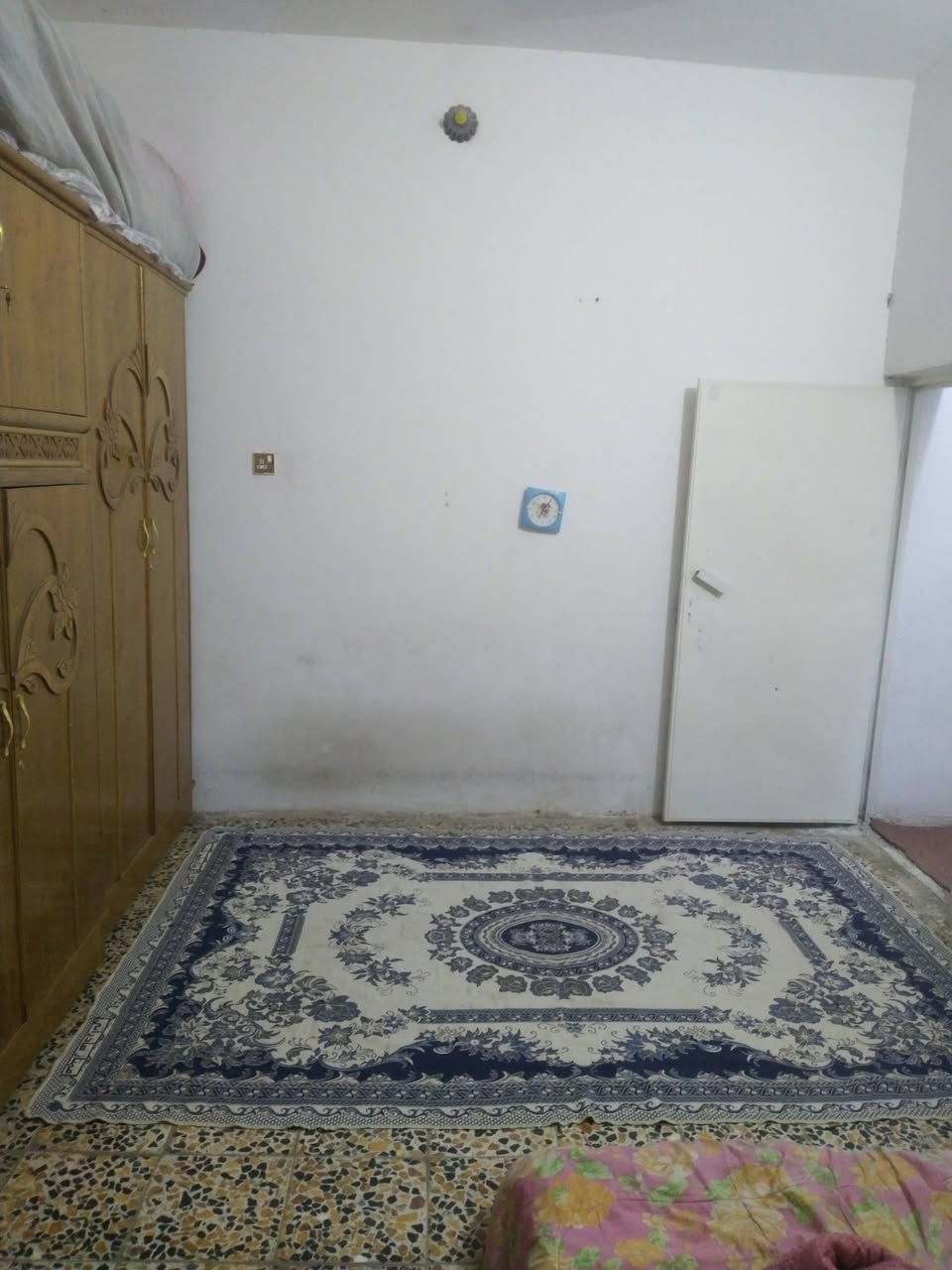 بيت للبيع المساحه ١٠٠ متر طابقين عكاده المنطقه نهاوند الأولى قرب أسواق الكفيل ***********
