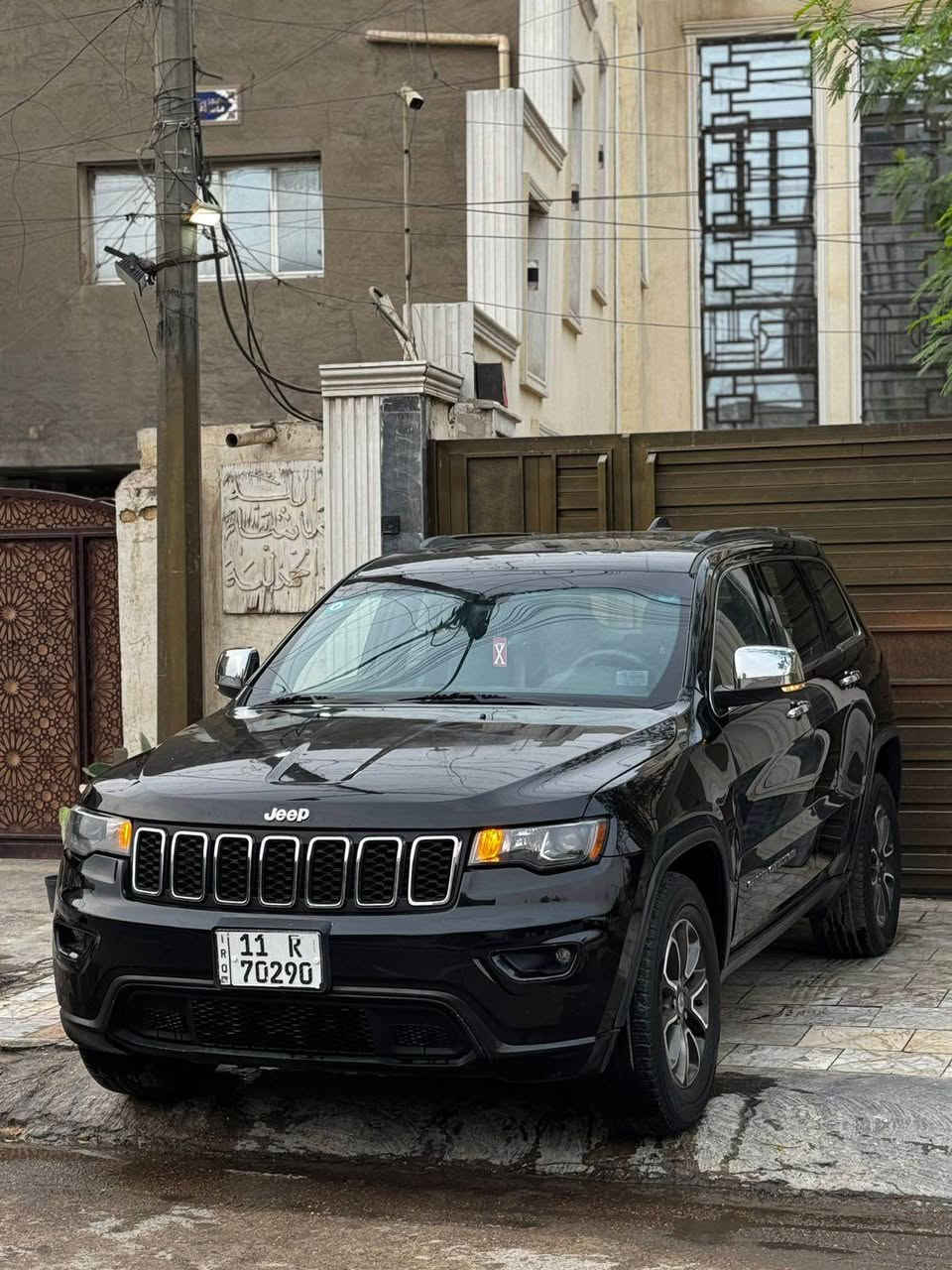 السلام عليكم جيب موديل 2019 شيروكي لمتد فول مواصفات بيها 3 قطع صبغ متشيه 100 وارد امريكي فول مواصفات للبيع او مراوس
*********** بغداد, العراق
