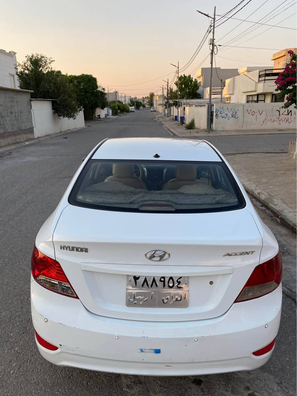 � للبيع Hyundai Accent 2013 خليجي 🚗

للبيع اكسنت موديل 2013 لون أبيض، جير أوتوماتيك، سيارة مرتبة جداً ونظيفة من الداخل والخارج.

✅ ممشى 196 ألف كم
✅ بدون صبغ
✅ شاشة أندرويد
✅ مكيف بارد جداً
✅ محرك وجير بحالة ممتازة
✅ داخلية نظيفة ومحافظة عليها

ملاحظة: يوجد بارد بسيط في الباب الخلفي جهة  عكس السائق، 

💰 السعر: 97 ورقة قابل للتفاوض للجادين فقط.

📍 مكان السيارة اربيل المعاينة على الطبيعة خير دليل.

للتواصل مراسلة خاص أو اتصال. ***********

الله يبارك لصاحب النصيب . أربيل, العراق
