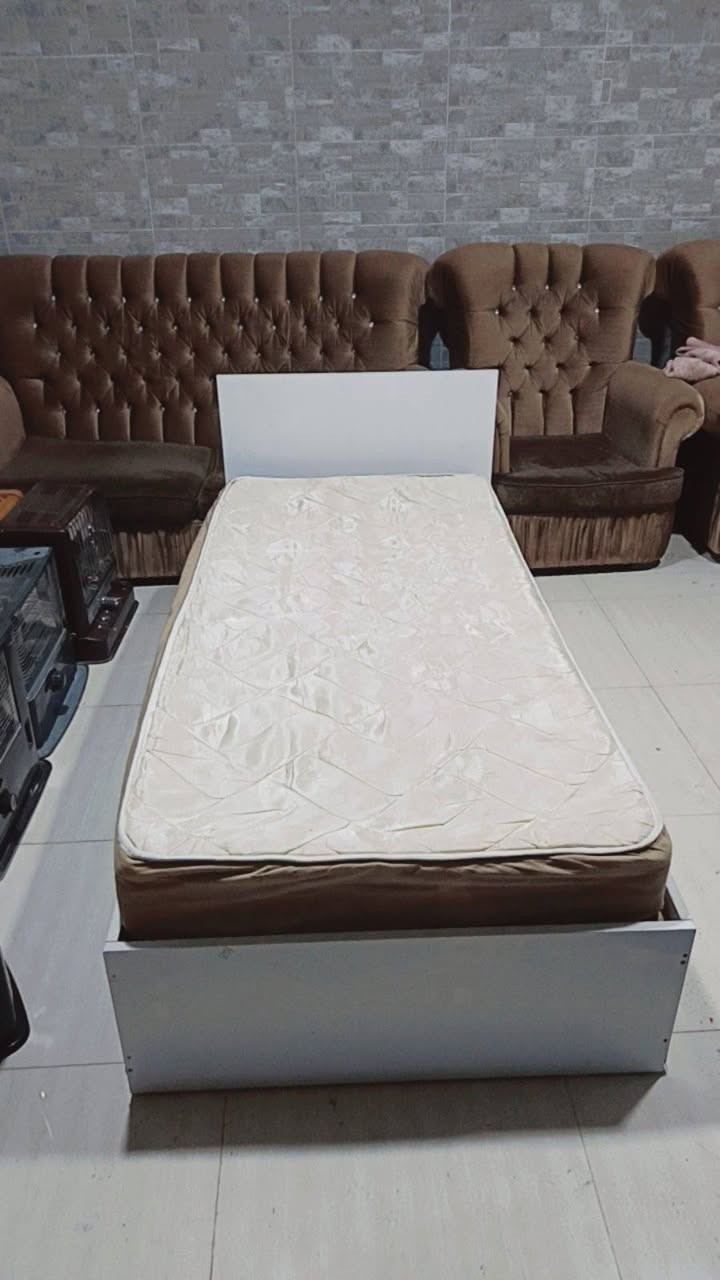 سیسه م یه ک نه فه ری پاک و جوان بیعه یب تۆکمه بۆفرۆشتن
قیاس:٢م به ١٩٠
شوێن:سلێمانی 
نرخ:٤٠هه زار
تیل:*********** السليمانية, العراق
