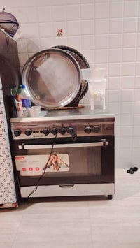 طباخ خمس عيون • مستعمل فترة قصيرة • فرن شغال