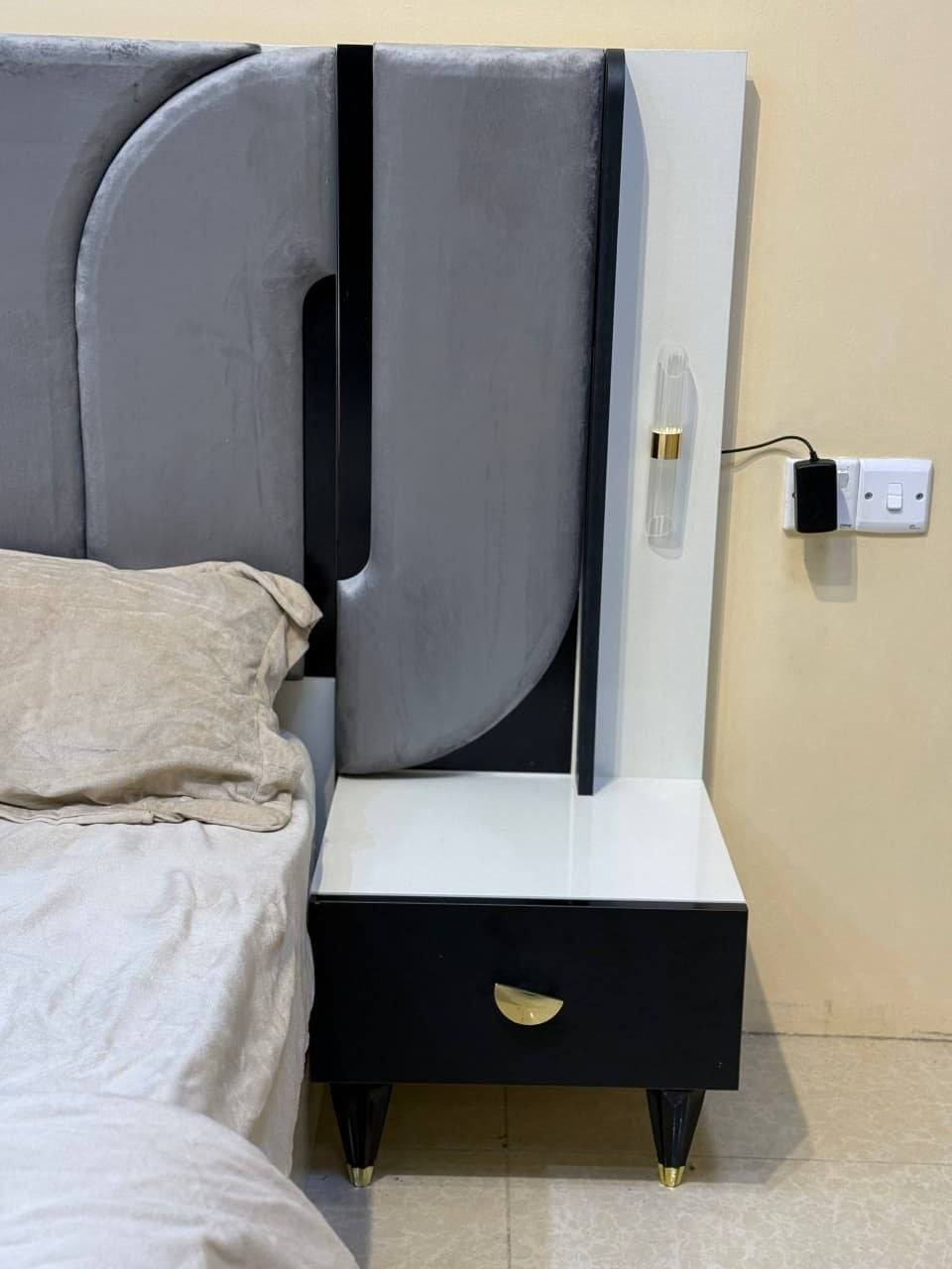 غرفة نوم ناز ابواب 7 قطع معمل اصلي درجة اولى📢

نفس الصورة بالضبط💯
برغي وجوي حديد
سرير جك خزان 
نرمايد هيدروليك 
سكك ثلاث مراحل  
متوفرة بلون كريمي
كنتور 6 باب قياس 225سم✅
ملحق كنتور 2 باب 75سم✅
سرير 180*200✅
كومديات عدد 2✅
ميز تواليت✅
مراة قيافه✅


**إذا كنت صاحب هذا الإعلان وتريد حذفه لأي سبب، رجاءا أرسل رسالة إلى الدعم الفني**