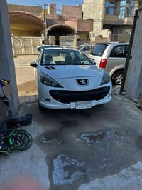 السلام وعليكم  بيجو 206 موديل 12  ب 20 ورقه    07817863090