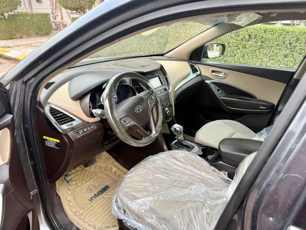 سلام عليكم ؟ بيع مستعجل
سنتافيه 2017  ب اسمي هزه جديد ورقم نكليزي جديد 

السعر : 121$ وبيه مجااال 

اتصال :  ***********

موصفات

1 شاشه 

2كشنات مخمل ابيض

3اشارت بالمري

4 مانع انزلاق 

6 حساسات خلفية وجانبيه 

7 كامرة خلفية دوارة مع الاستيرن 

8 محرك GDI ٤ سلندر ٢٤٠٠

9 تدفئة وتبريد امامي وخلفي 

10 شاشة وسط 

12 تحكم في إضاءة الدشبول 

13ثلاث وضعيات عادي واقتصادي وسبورت

سياره حادثه الصندوك وجاااملغ خلفي وصار بيه جراد وصبغت حزام بدون لغود شواصي ؟ بدون دواخل 

بغداد السيديه
