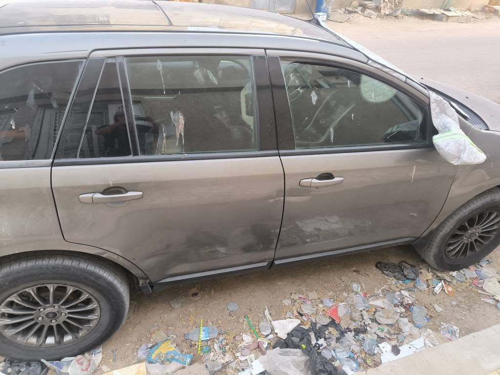 فورد ايدج 2013 Sel
سيارة باسمي سنويه لحد 27 
شوفه العين البدي 
بانوراما ، صندوق شفط اوتو
باسورد باب سايق
شاشه اندرويد 
تحكمات تبريد لمس
بيه نقص تبريد فريز داخلي ، ستوني امبدل منظومه تبريد خارجي جديده نقصه بس فريز داخلي،
محرك 3500  سلندر 6
المحرك بي صوت حسب حجي الفيتريه الكرنك بي مشكله 
تمشي السيارة بس صوت بيه ما تبخر ولا طلع دخان
للاستفسار *********** البصرة, العراق
