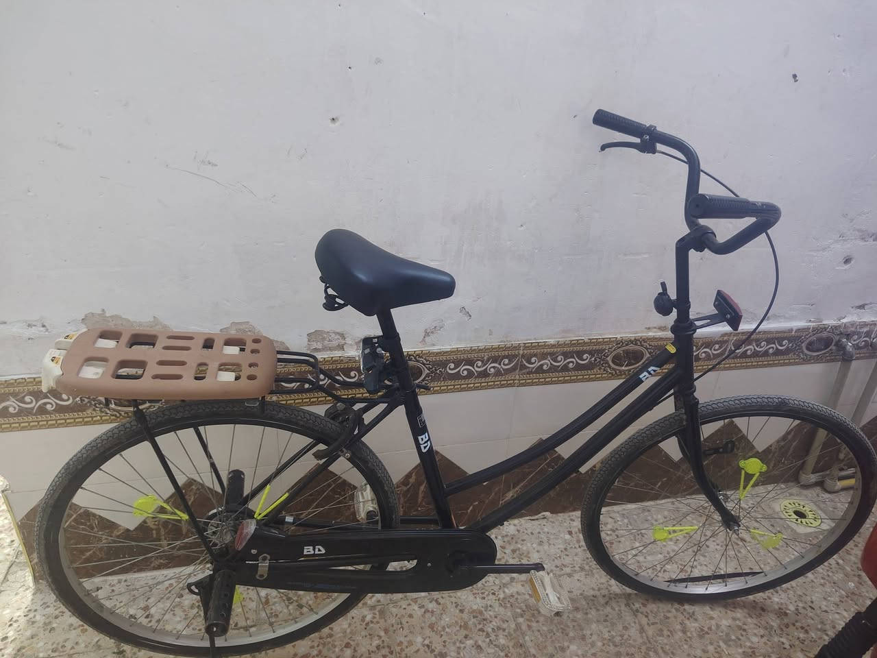 دراجه شحن لبيع دراجة جديدة كلش ما متعوبة سعر 400 بايسكل بناتي يابني جديد سعر قفل 100 عنوان الحولي الف دار ميسان *********** هاذ رقمي بية بس وتساب
