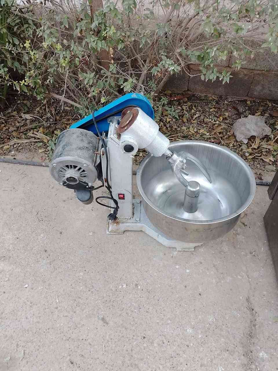 للبيع كلشي بسعره ***********
