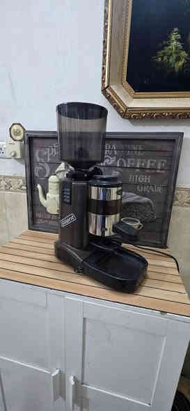 طاحونه قهوه ايطاليه بحاله جيده جدا باله كويتي
للاستفسار *********** متوفر
وتساب وماسنجر
