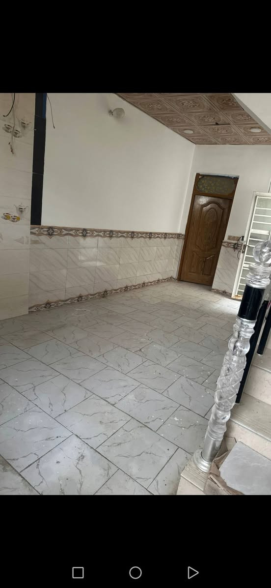 بيت للايجار ٥٠م بيت جديد ونظيف وقريب ع شارع العام والسوق 
مقابيل قرية الغدير عامود 280 شارع المطحنة 
واتساب
***********
اتصال
***********
