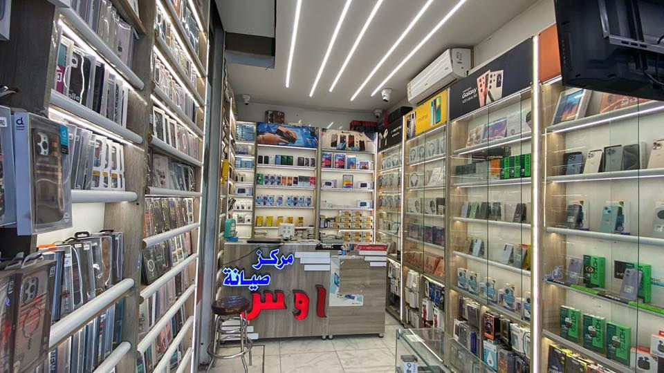 ديكور محل مال موبايلات للبيع ديكور كامل وجديد سبب البيع بسبب توسعة المحل تكبير المحل العنوان بغداد المنصور للاستفسار ***********
