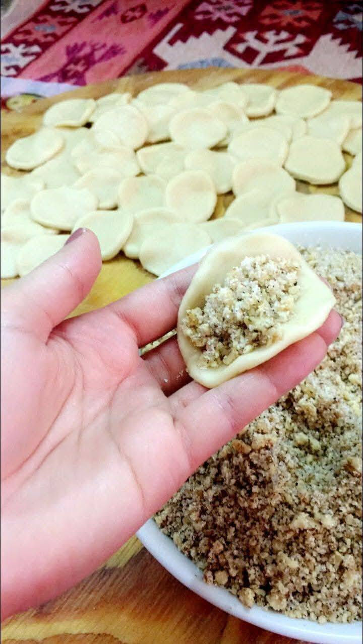 نفتح الحجز عل عيد حبايبي 🥰 
يوم الثلاثاء ول اربعاء كل طلبات تطلع 
الحجز من اليوم استلم عدد محدود وقطع 
لتحب تحجز تراسلني وتدلل  
حشوات تمر +حلقوم +سمسم +مبروش +جوز 
5 حشوات متنوعة حسب طلب 
لتحب تحجز شكل واحد او مشكل او فقط جوز توصيل داخل رفاعي @الجميع إشارة الأصدقاء


**إذا كنت صاحب هذا الإعلان وتريد حذفه لأي سبب، رجاءا أرسل رسالة إلى الدعم الفني**