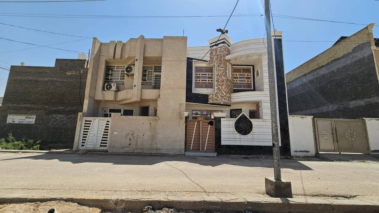 السلام عليكم اخوان دار مساحة 100 متر كامل الخدمات خط كوسترات + عنوانه البوبيات بناء حديث علق تم يوصلك  السعر اي تفاصيل *********** أو ع خاص
