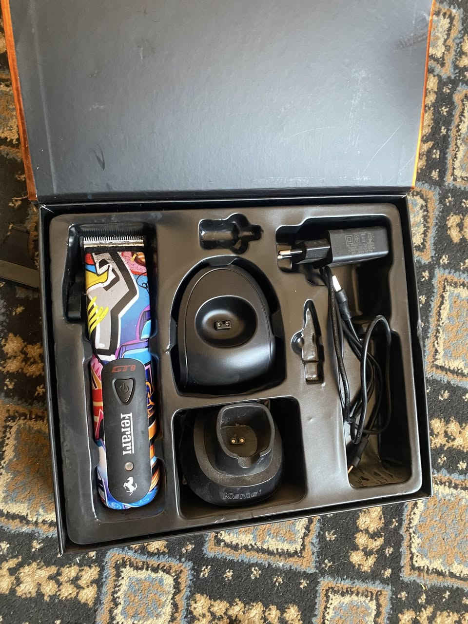 سلام عليكم مكاين حلاقه مع شسوار مع جهاز شمع نضيفات مستعملات شي قليل مكان الطيفيه سعر خاص ***********
