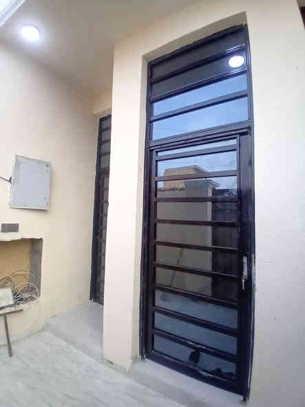 مشتمل للبيع مساحته  100متر 🟥 بناء حديث غير مسكون 🟦
يحتوي على غرفة نوم وهول ومطبخ واستقبال وصحيات داخلية وخارجية وگراچ 🟥 
⬅️⬅️مبني من الطابوق 🔳
⬅️⬅️السقف صب كونكريت 🟦
⬅️⬅️الأرضية والجدران سيراميك 🟥
نوع العقار طابو زراعي مرقم 🟦
السعر/40💸مليون قابل للتفاوض 
العنوان//كوت حي الحكيم الاولى  شارع كالة 🟦

          *******************************
للاستفسار الاتصال على الارقام التاليه ⬇️⬇️
      📳📳*********** 📳📳
      📳📳*********** 📳📳
      📳📳***********📳📳 
    
مكتب دلالية اهل الديرة للعقار 🏨🏡
