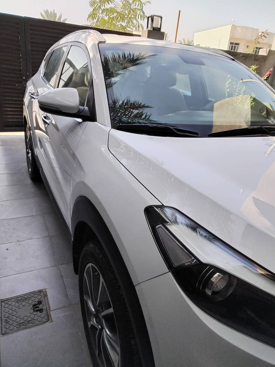 السلام عليكم توسان 2018 خليجي ماشيه ٨٥ مكفوله من الصبغ والتبديل فقط بارد باب السائق بارد شي قليل موضح بلسونار رقم بابل بأسمي مكينه كير ممفتوح بيه برغي مكان السياره حله والسعر 190 وبيه مجال قليل للإستفسار ***********
