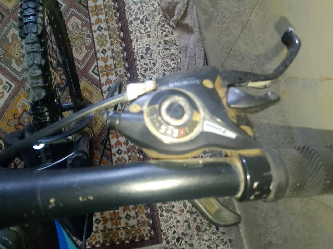 السلام عليكم بايسكل رياضي للبيع جديد غير مستعمل فقط اسبوع كلشي واضح ب صور 7نمر السعر 70 قفل نضافه 90% العنوان الغزاليه شارع الضغط الاستفسار ***********
