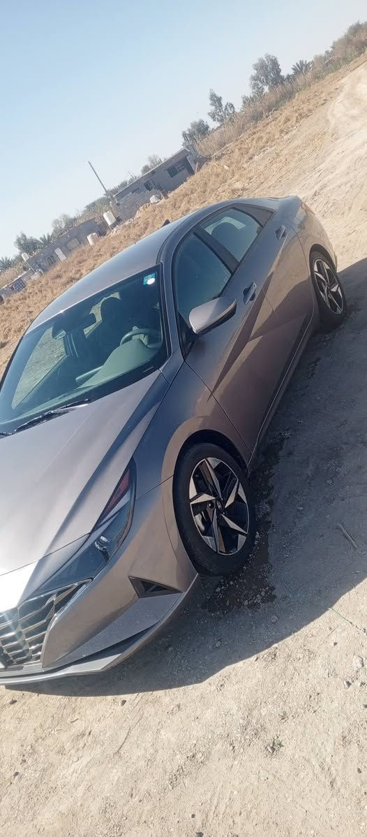 سلام عليكم النتسره 2023 للبيع بيهه صبغ خشم البنيد والجاملغ اليسره مبدل نفس لون سياره فول عدله لفتحه وبصمه تخم تأير جديد كامريه خلفيه وأماميه السعر 155 وبيهه مجال للشراي مكاني بابل مسيب متواجد عل فيس ***********
