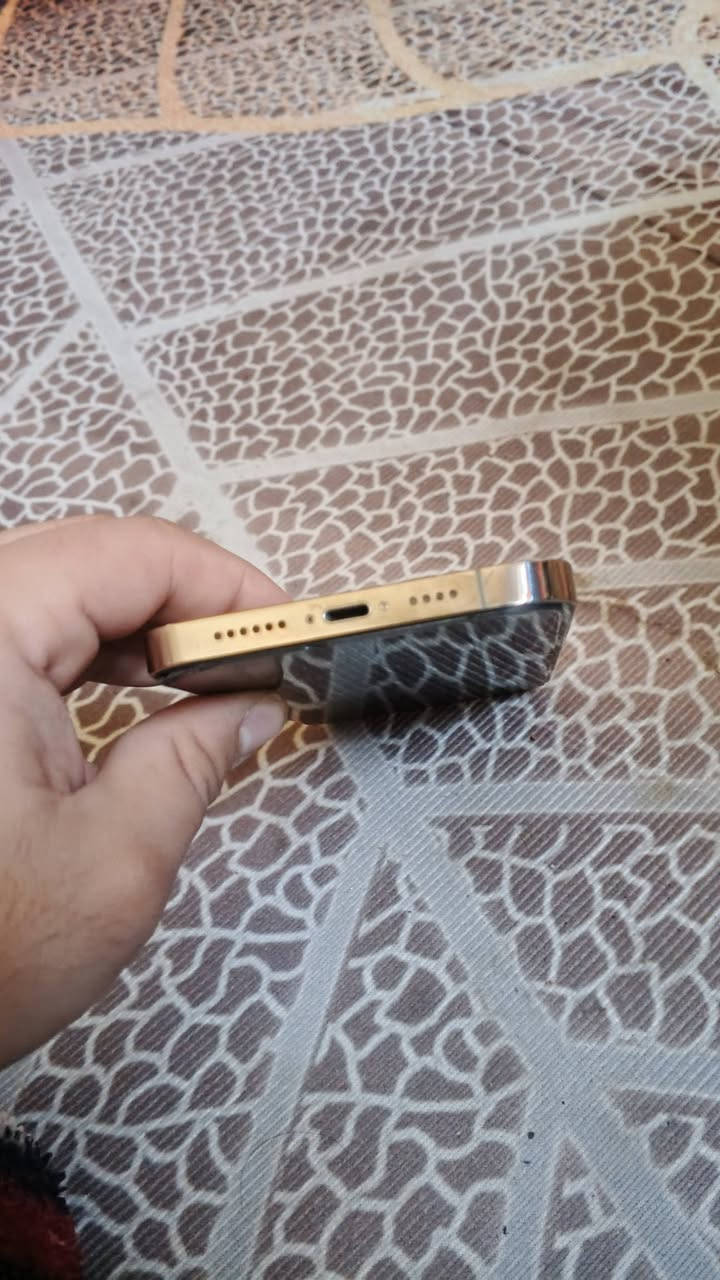 السلام عليكم من رخصة الادمن
متوووفر للبيع
              
📱ايفون 13 برو ماكس
💾 ذاكرة 256
🔋 نسبه البطارية 90
📞 تك سيم كارت
فول نضافه شرط مامفتوح ولا بي شخط 
السعر 700 قفل والمفتاح راح بل ماي 
الشراي يتفضل خاص لو تصل ويدلل محضور من تعاليق
‏ ***********
