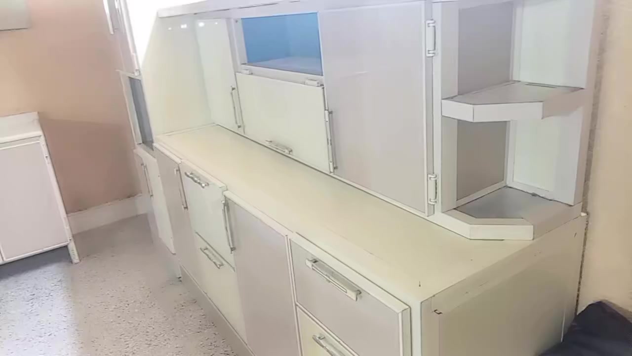 كاونترات كلمن وسعر خاص مكان بغداد كماليه اكو توصيل بكروه نضافه 95 بل ميه


**إذا كنت صاحب هذا الإعلان وتريد حذفه لأي سبب، رجاءا أرسل رسالة إلى الدعم الفني**