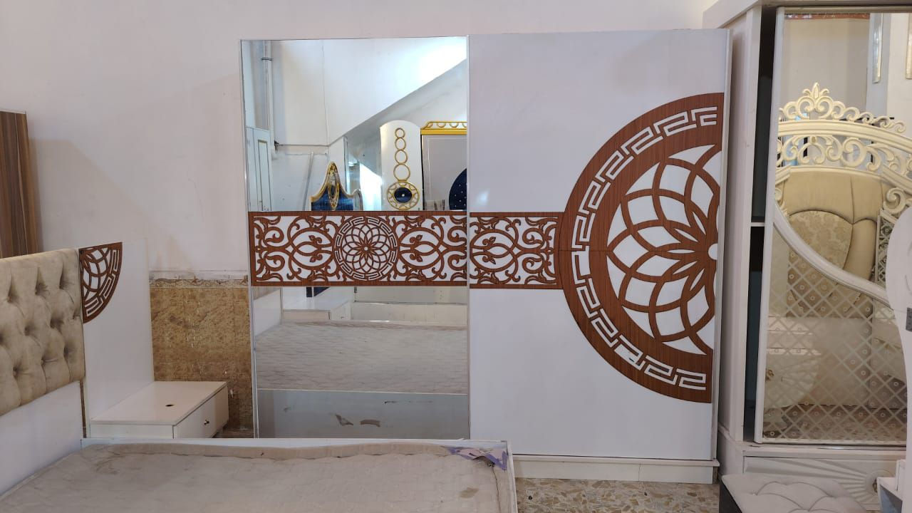 325 الف مع النقل والشد الطابق الأرضي داخل محافظة النجف الاشرف *********** ***********
غرفه نوم تركي 5 قطعه مستخدم نضافه جيده
