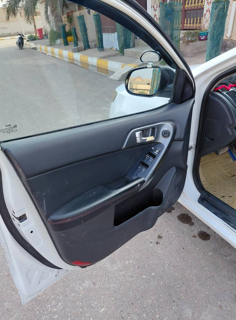 السلام عليكم 
سيراتو موديل ٢٠١٠
مصبوغه حزام للجماليه مكفوله من الضربه
سياره تخم تاير تبريد حداديه سيارة جاهزه 
كير مكينه سياره جاهزه من الدعاميه للدعاميه الف متصرف عليه
رقم سليمانيه رقم وسنويه كله جديد تريد وكاله تريد تحويل 
السعر ٨٣وبيها مجال حك الجيه
مكان السياره واسط صويره
للاستفسار 
***********
*********** الصويرة, واسط
