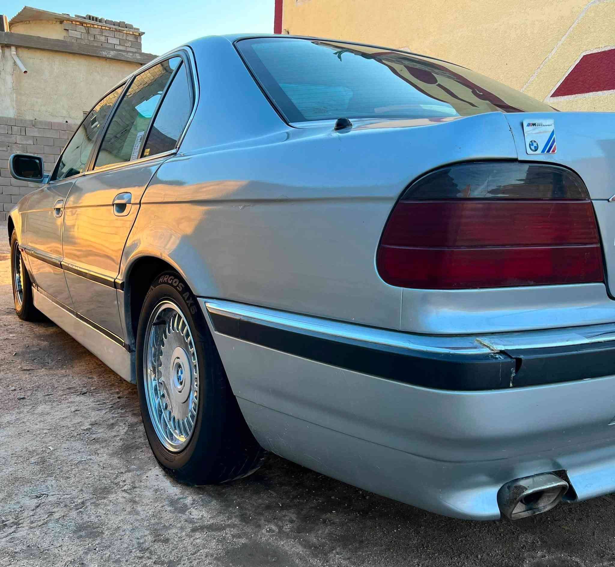 السلام عليكم : BMW E38 730 خفاش للبيع فقط السياره بأسمي سنويته لل2027 السعر 65 المكان البصرة / قضاء الزبير اي استفسار الاتصال على رقمي بي واتساب ***********
