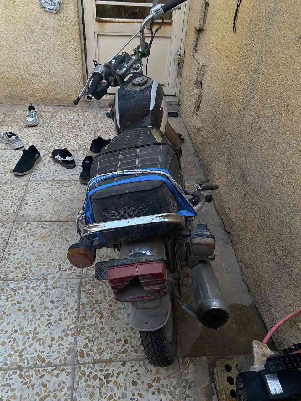 اربعة كير تايكر كلك للبيع شغاله وتمشي ابيع كوم حديد ب١٥٠ وبيها مجال مكاني قرب سيطرة الابراهيمية حي الرباب ***********
