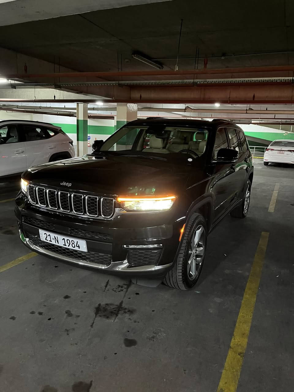 جيب كراند شيروكي لمتد 2021
خليجي هارلم
مكفولة من الصبغ والبارد والتبديل بدون اي ضرر
6 سلندر 3600 بانزين
فور ويل
فول مواصفات 
بانوراما
بصمات ابواب وتشغيل
تشغيل عن بعد
صندوك كهرباء
كشنات الامامية كهرباء اثنينهن
داخل جلد بيج
تبريد وتدفئة كشنات
تدفئة ستيرن
ماشية 61 الف كيلو
رادار امامي وخلفي وجانبي
اوتو ستوب
تحديد مسار
سماعات alpain
ستيرن هزاز
هاند بريك بصمة
7 راكب
كامرا خلفية 
وكامرات داخلية عالركاب
ويل كب 20 اصلي
تخم تاير جديد
رقم سليمانية باسمي
سنوية وهزة جديدات
السيارة تنباع بدون الرقم يعني انطيك رقم ثاني
كير ومحرك مكفول السيارة على وضع الشركة
تبديلات الدهن والفلاتر كلة بالشركة من الزيرو
مكان السيارة الكاظمية
السعر 36 الف دولار 
077 666 555 84
