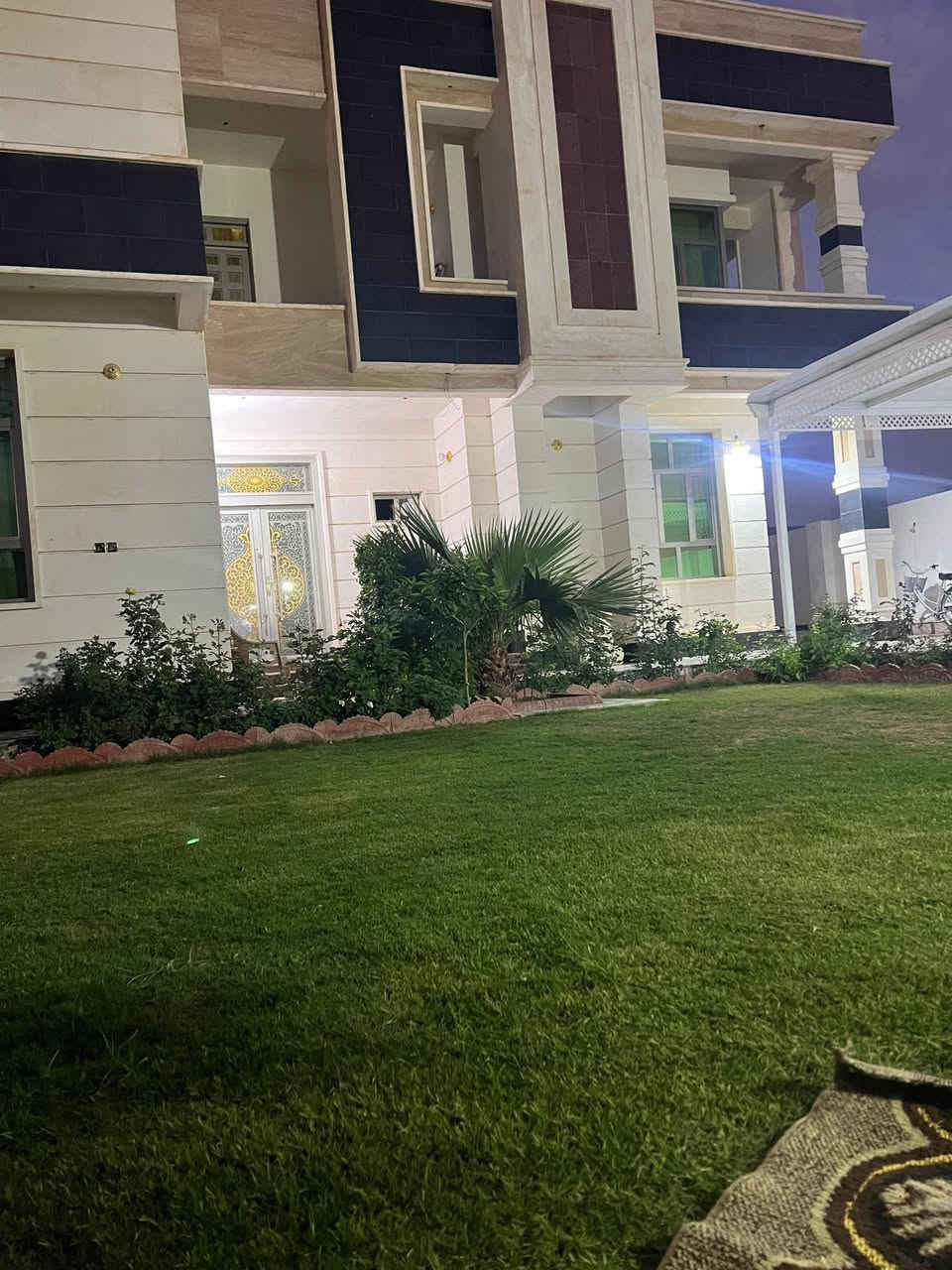 للبيع/ دار كبير طابقين جديد  طابو زراعي سند(25) تحويل مباشر ضمان حقوق المشتري.. رمادي شارع٤٠ مقابل ماركت الهدهد قريب على الخدمي وجميع الخدمات متوفره... شارعه /8 متر امام الدار تبليط 
 المساحه /600 متر بناء طابوق سنة ٢٠٢٢
 الدار نقوش سحب شغل درجه أولى.. واجهيه كامله 
الأرضي / ٢ نوم/ استقبال كبير/ هول /صاله/ مطبخ داخلي/ ومطبخ خارجي/ حمامات داخليه و خارجيه/ حديقه كبيره /مع كراج كبير.. الأرضيه بورسلين ٦٠×٦٠
الطابق الثاني/ ٣ نوم/ صاله /حمام
البيع بالنقد او مراوس ببيت في منطقة الزراعه فقط
 وللاستفسار على هذا الرقم  ***********
