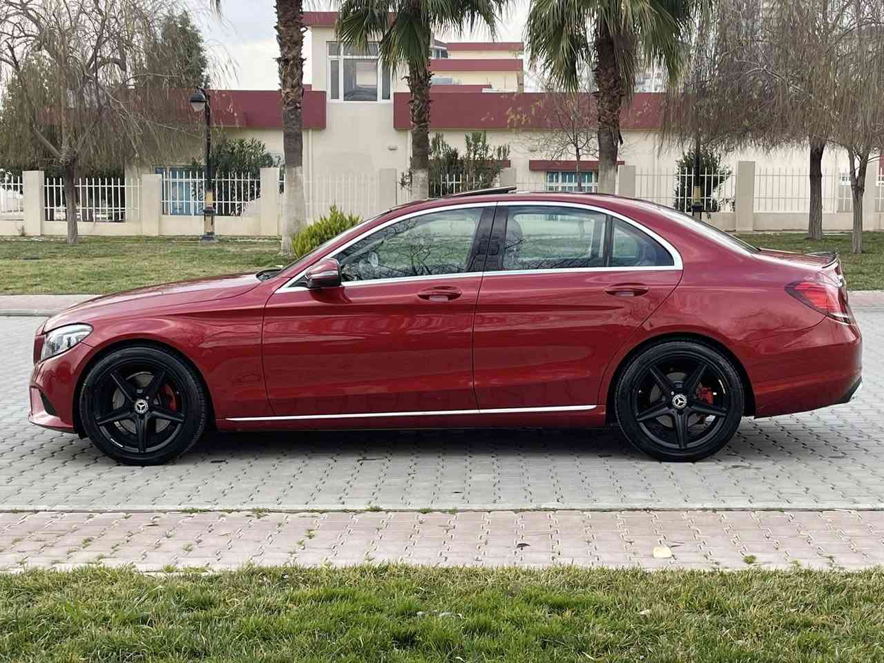 السلام عليكم … للبيع او مراوس برقم شمالي فقط مارسيدس c300 وارد الماني ضمان دولي بصمتين شركة وياها موديل ٢٠١٩ كلين تايتل فول مواصفات كشنات جلد و قماش كهرباء و تدفئة سلايد حساس امامي خلفي رادات امامي و خلفي و جانبي و نقطة عمياء و تحديد مسار شاشة جبيرة و دبل ماوس و صندوق كهرباء لايت LED ملتي بيم ماشية ٥٥ الف مكفولة من كلشي عدا اصبعين pdr بالحافة مال اللبنيد و راس الجاملغ السكن كير محرك بشرط السيارة جاهز من كلشي بدون مصرف دينار السعر ٢٧٥ للاستفسار ***********
