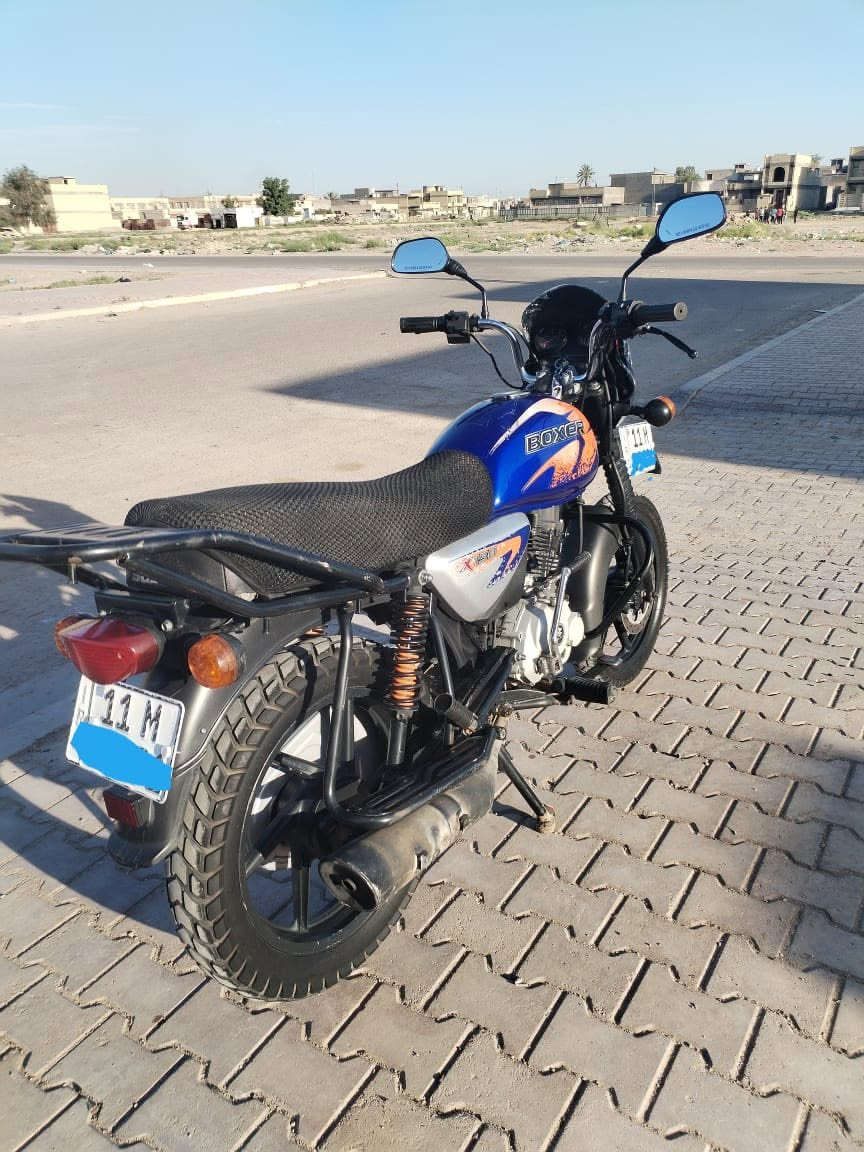 السلام عليكم بوكسر للبيع موديل 2022 الدراجة نضيفه امانه الله ومكينه ناعمه سحبها يخبل بلاديه لا تبخير ولا فد شي كهربائيات كلها شغاله المكان بغداد المحموديه السعر خاص  الي مايشتري لا يدخل لاستفسار *********** متواجد واتساب
