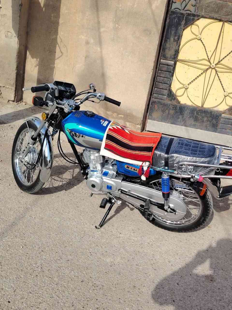 سلام عليكم شباب دراجه للبيع موديل25 مكفوله من كلشي اوراق كامله مكان ديالى بلدروز  اتفاصيل اتصال ع رقم ***********
